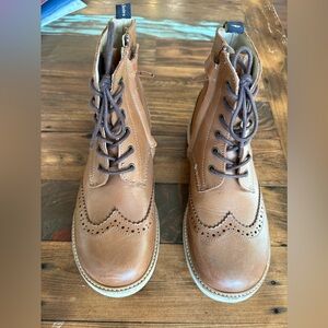 Kids Sidney Brogue Boot in Tan Burnished Leather size 35 4US